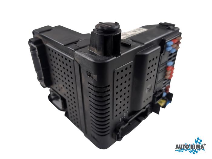 Gebruikte Central electronic module Volvo V70 (SW) 2.4 20V 140 Prijs € 149,95 Margeregeling aangeboden door Auto Rima 