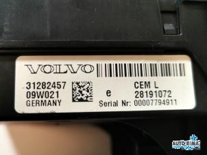 Central electronic module van een Volvo S60 I (RS/HV) 2.4 20V 140 2009