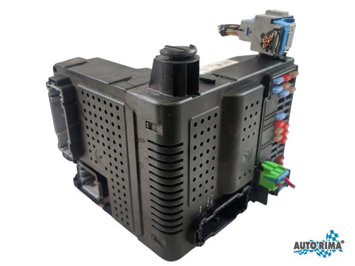 Gebruikte Central electronic module Volvo V70 (SW) 2.4 20V 140 Prijs € 149,95 Margeregeling aangeboden door Auto Rima 