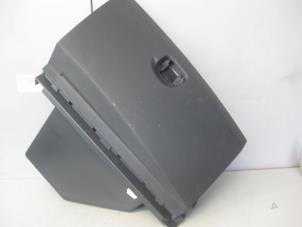 Gebruikte Dashboardkastje Renault Megane II CC (EM) 2.0 16V Prijs op aanvraag aangeboden door de Graaf autodemontage B.V.