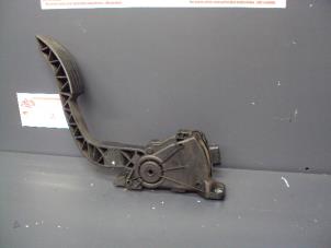 Gebruikte Gaspedaalpositie Sensor Renault Twingo II (CN) 1.5 dCi 90 FAP Prijs op aanvraag aangeboden door de Graaf autodemontage B.V.