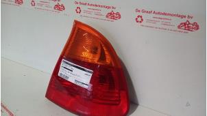 Gebruikte Achterlicht rechts BMW 3 serie Touring (E46/3) 318i 16V Prijs € 30,00 Margeregeling aangeboden door de Graaf autodemontage B.V.