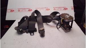 Gebruikte Veiligheidsgordel links-voor Suzuki Alto (RF410) 1.1 16V Prijs op aanvraag aangeboden door de Graaf autodemontage B.V.