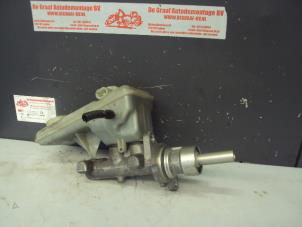 Gebruikte Hoofdremcilinder Opel Vivaro 1.9 DI Prijs op aanvraag aangeboden door de Graaf autodemontage B.V.