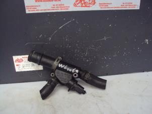 Gebruikte Thermostaathuis Volkswagen Polo IV (9N1/2/3) 1.4 TDI 70 Prijs op aanvraag aangeboden door de Graaf autodemontage B.V.