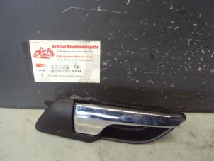 Gebruikte Portiergreep 2Deurs rechts Opel Tigra Prijs € 15,00 Margeregeling aangeboden door de Graaf autodemontage B.V.