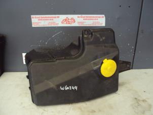 Gebruikte Ruitensproeiertank voor Mazda 6 Sportbreak (GY19/89) 2.0 CiDT 16V Prijs op aanvraag aangeboden door de Graaf autodemontage B.V.