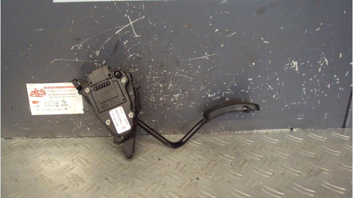 Gebruikte Gaspedaalpositie Sensor Nissan Primastar 2.0 dCi 90 Prijs op aanvraag aangeboden door de Graaf autodemontage B.V.