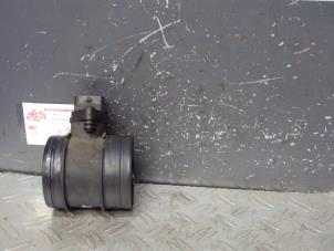 Gebruikte Luchtmassameter Alfa Romeo 159 (939AX) 1.9 JTS 16V Prijs op aanvraag aangeboden door de Graaf autodemontage B.V.