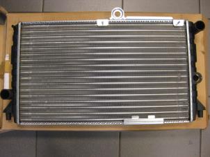 Nieuwe Radiateur Alfa Romeo 33 Prijs op aanvraag aangeboden door de Graaf autodemontage B.V.