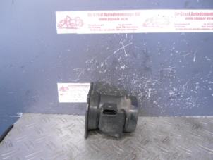 Gebruikte Luchtmassameter Volkswagen Passat (3B3) 2.8 V6 30V Prijs op aanvraag aangeboden door de Graaf autodemontage B.V.