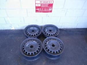 Gebruikte Velgen set Volkswagen Golf V (1K1) 1.6 Prijs € 80,00 Margeregeling aangeboden door de Graaf autodemontage B.V.