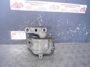 Gebruikte Motorrubber Volkswagen Golf V (1K1) 2.0 TDI 16V Prijs op aanvraag aangeboden door de Graaf autodemontage B.V.