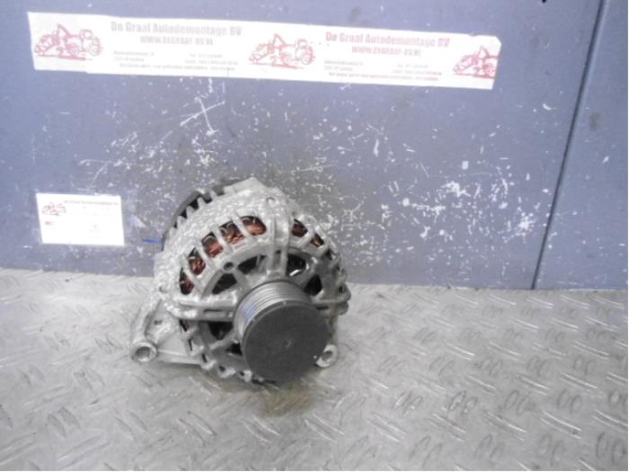Gebruikte Dynamo Mitsubishi Colt (Z2/Z3) 1.5 DI-D 12V HP Prijs op aanvraag aangeboden door de Graaf autodemontage B.V.