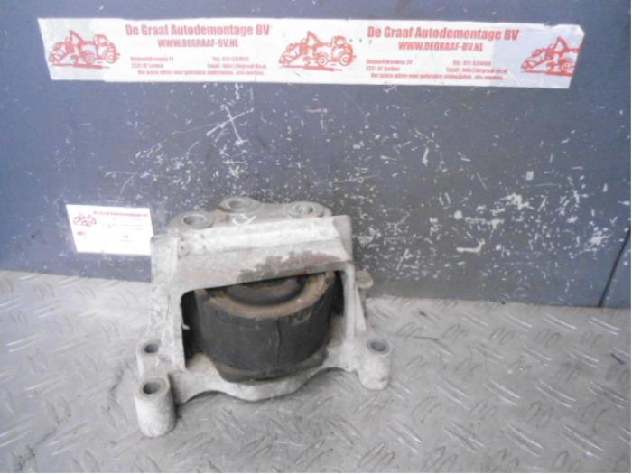 Gebruikte Motorrubber Ford Transit 2.2 TDCi 16V Prijs op aanvraag aangeboden door de Graaf autodemontage B.V.