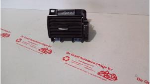 Gebruikte Luchtrooster Dashboard Ford Transit 2.2 TDCi 16V Prijs € 20,00 Margeregeling aangeboden door de Graaf autodemontage B.V.