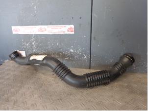 Gebruikte Intercooler Buis Mercedes A (W169) 2.0 A-200 CDI 16V 3-Drs. Prijs op aanvraag aangeboden door de Graaf autodemontage B.V.