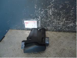 Gebruikte Bekerhouder Daihatsu Trevis 1.0 12V DVVT Prijs op aanvraag aangeboden door de Graaf autodemontage B.V.