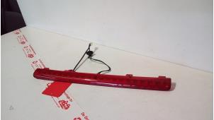 Gebruikte Extra Remlicht midden Mazda 323 Fastbreak (BJ14) 1.5 LX,GLX 16V Prijs € 20,00 Margeregeling aangeboden door de Graaf autodemontage B.V.