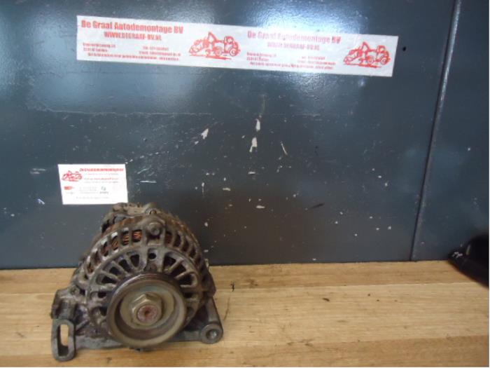 Gebruikte Dynamo Renault Clio II (BB/CB) 1.2 Prijs op aanvraag aangeboden door de Graaf autodemontage B.V.