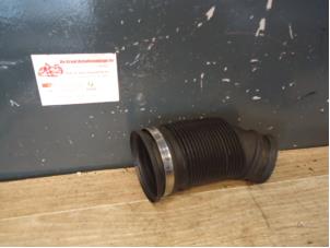 Gebruikte Aanzuigslang Lucht Opel Astra H (L48) 1.9 CDTi 16V 120 Prijs op aanvraag aangeboden door de Graaf autodemontage B.V.