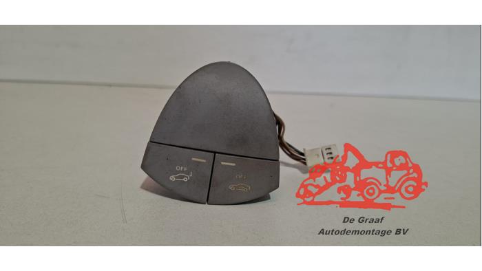 Gebruikte Schakelaar Mercedes E Combi (S211) 3.2 E-280 CDI 24V Prijs € 25,00 Margeregeling aangeboden door de Graaf autodemontage B.V.