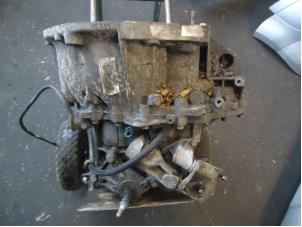 Gebruikte Versnellingsbak Renault Grand Scénic II (JM) 2.0 16V Turbo Prijs op aanvraag aangeboden door de Graaf autodemontage B.V.