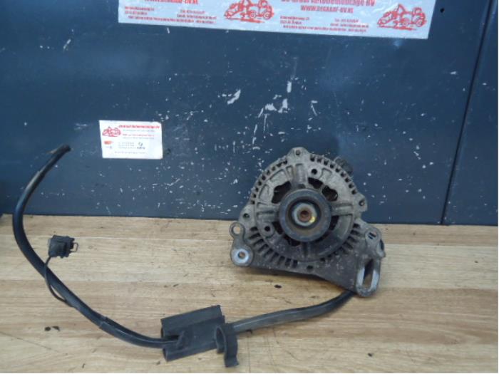 Gebruikte Dynamo Volkswagen Golf III Cabrio Restyling (1E7) 1.8 Prijs op aanvraag aangeboden door de Graaf autodemontage B.V.
