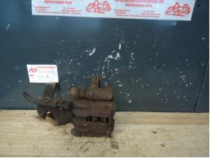 Gebruikte Remklauw (Tang) links-achter Nissan Primera (P11) 2.0 SRi 16V Prijs € 35,00 Margeregeling aangeboden door de Graaf autodemontage B.V.