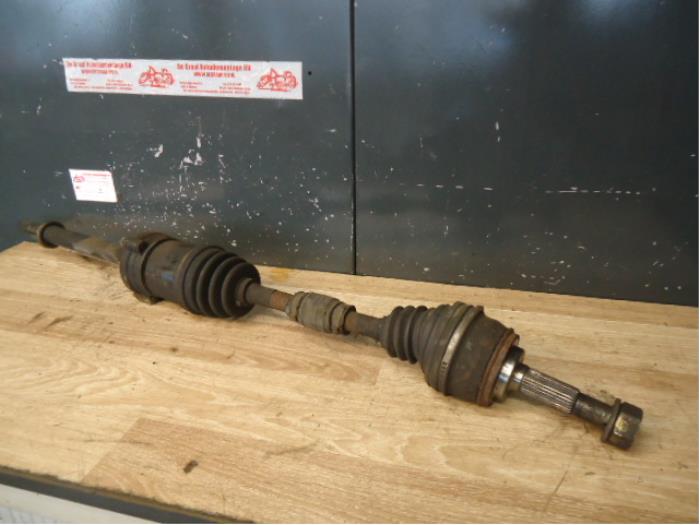 Gebruikte Aandrijfas rechts-voor Nissan Primera (P11) 2.0 SRi 16V Prijs € 35,00 Margeregeling aangeboden door de Graaf autodemontage B.V.