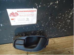 Gebruikte Deurgreep 2Deurs links Daewoo Lanos (TA/TF08/48/86) 1.5 Prijs € 12,50 Margeregeling aangeboden door de Graaf autodemontage B.V.