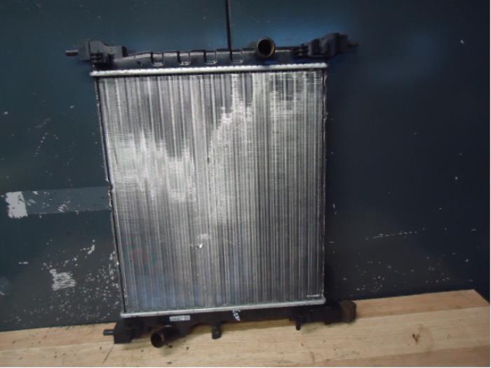 Gebruikte Radiateur Chevrolet Spark 1.0 16V Bifuel Prijs € 35,00 Margeregeling aangeboden door de Graaf autodemontage B.V.