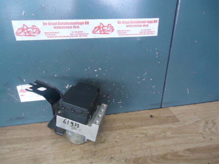 Gebruikte ABS Pomp Suzuki Alto (RF410) 1.1 16V Prijs € 35,00 Margeregeling aangeboden door de Graaf autodemontage B.V.