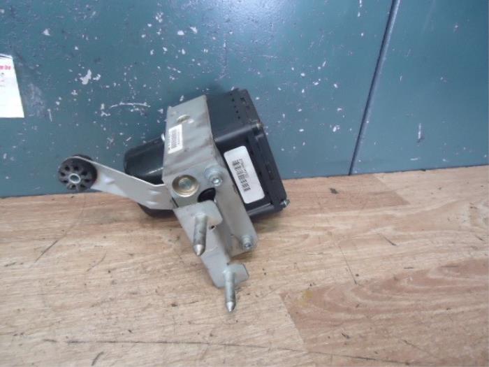 Gebruikte ABS Pomp BMW 3 serie (E46/2) 320 Ci 24V Prijs € 50,00 Margeregeling aangeboden door de Graaf autodemontage B.V.
