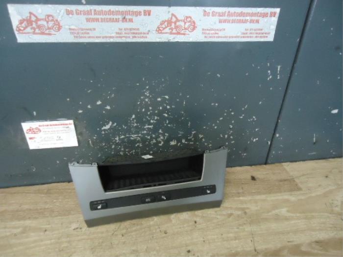 Gebruikte Module (diversen) BMW 5 serie Touring (E61) 523i 24V Prijs € 45,00 Margeregeling aangeboden door de Graaf autodemontage B.V.