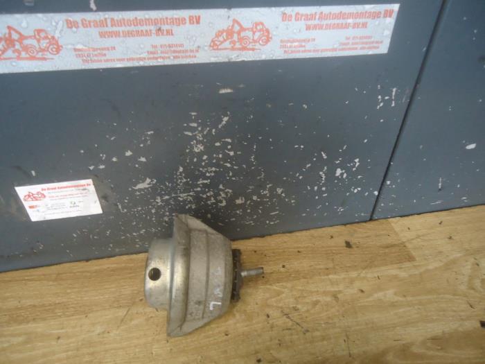 Gebruikte Motorsteun BMW 5 serie Touring (E61) 523i 24V Prijs € 20,00 Margeregeling aangeboden door de Graaf autodemontage B.V.