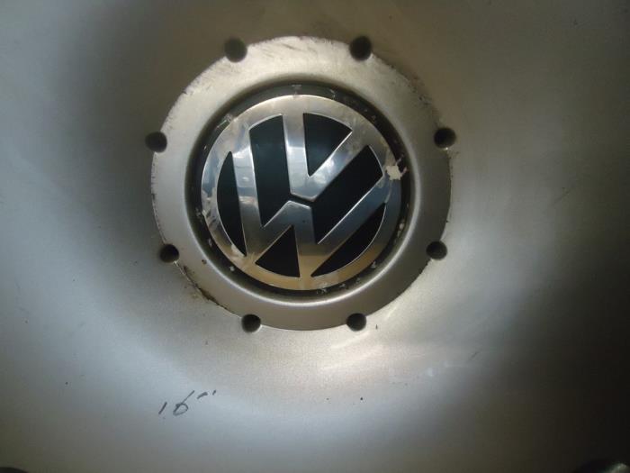 Wieldop van een Volkswagen Bora 2002
