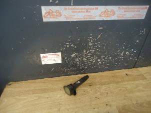 Gebruikte Pen Bobine Mitsubishi Colt (Z2/Z3) 1.3 16V Prijs € 15,00 Margeregeling aangeboden door de Graaf autodemontage B.V.