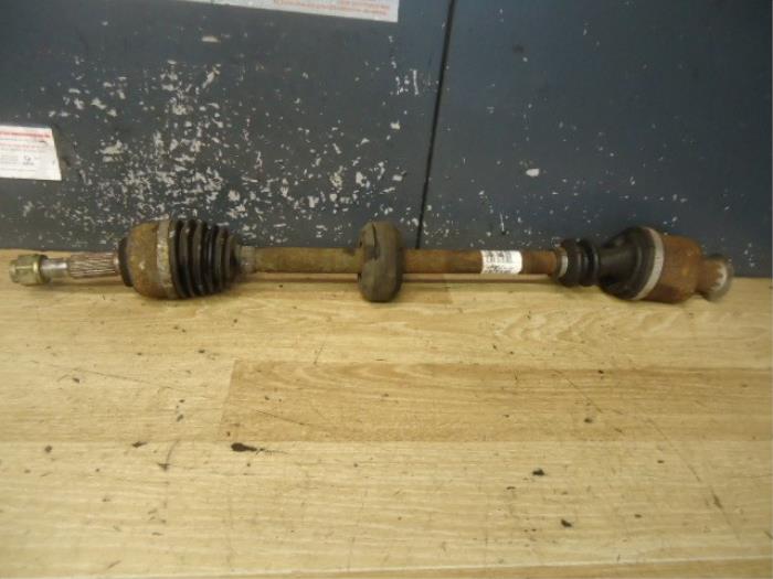 Aandrijfas rechts-voor van een Renault Twingo II (CN) 1.2 16V 2012