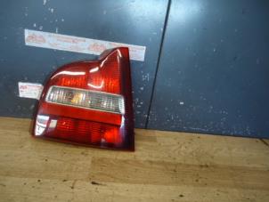 Gebruikte Achterlicht links Volvo S80 (TR/TS) 2.9 SE 24V Prijs € 35,00 Margeregeling aangeboden door de Graaf autodemontage B.V.