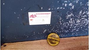 Gebruikte Oliedop Opel Omega B (25/26/27) 2.5i V6 24V Prijs € 7,50 Margeregeling aangeboden door de Graaf autodemontage B.V.