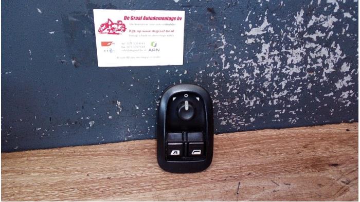 Combischakelaar ramen van een Peugeot 206 (2A/C/H/J/S) 1.4 XR,XS,XT,Gentry 2003