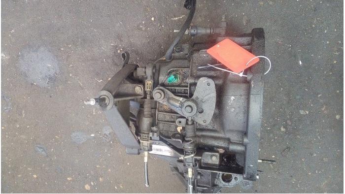 Gebruikte Versnellingsbak Renault Espace (JK) 2.0 16V Turbo Prijs € 200,00 Margeregeling aangeboden door de Graaf autodemontage B.V.