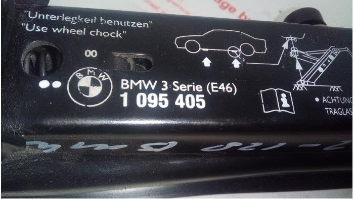 Krik van een BMW 3 serie (E46/2) 323 Ci 24V 2000