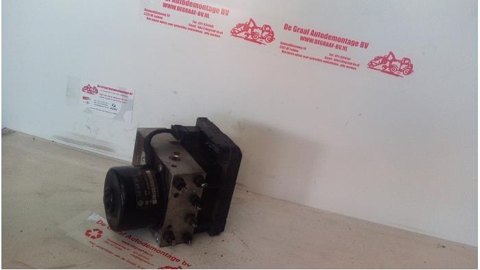 Gebruikte ABS Pomp Volkswagen Bora (1J2) 2.0 Prijs € 35,00 Margeregeling aangeboden door de Graaf autodemontage B.V.