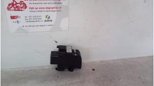 Gebruikte Schakelaar Elektrisch Raam Toyota Corolla Verso (R10/11) 1.8 16V VVT-i Prijs € 15,00 Margeregeling aangeboden door de Graaf autodemontage B.V.