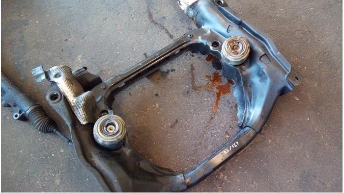 Gebruikte Subframe Mercedes S (W221) 3.0 S-320 CDI 24V Prijs € 250,00 Margeregeling aangeboden door de Graaf autodemontage B.V.