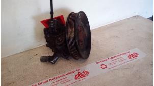 Gebruikte Stuurpomp Mercedes Vito (638.1/2) 2.2 CDI 108 16V Prijs € 35,00 Margeregeling aangeboden door de Graaf autodemontage B.V.