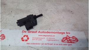 Gebruikte Remlicht Schakelaar Ford Fiesta 6 (JA8) 1.25 16V Prijs € 15,00 Margeregeling aangeboden door de Graaf autodemontage B.V.