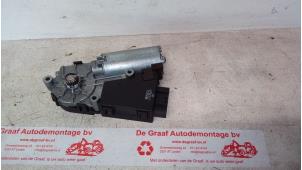 Gebruikte Schuifdak Motor BMW Mini One/Cooper (R50) 1.6 16V Cooper Prijs € 75,00 Margeregeling aangeboden door de Graaf autodemontage B.V.